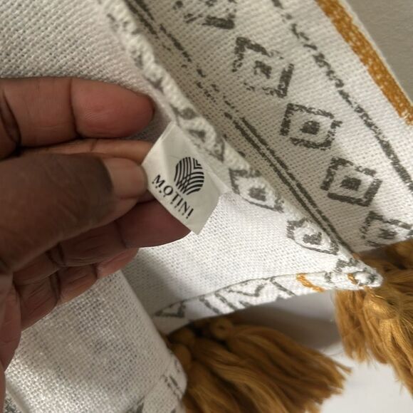 MOTINI Throw Blanket Multi-Colored Brushed Cotton Tasseled Home Decor - Picture 5 of 7